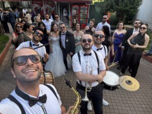 Cavemanworks gelin alma bandosu gelin ve damat ile birlikte